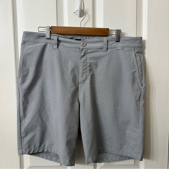 Travis Mathew Golf Shorts, Size 38 - Picture 3 of 5